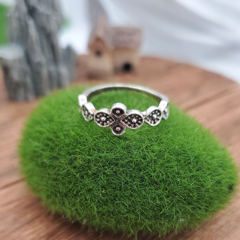 Edwardian‎ Ring Size 5 R810